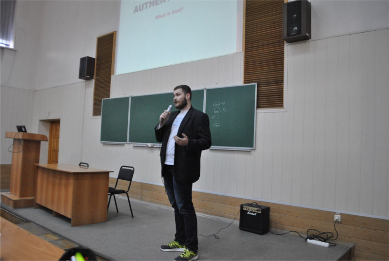 Руководитель RD отдела компании Protectimus Денис Шокотько на конференции OWASP