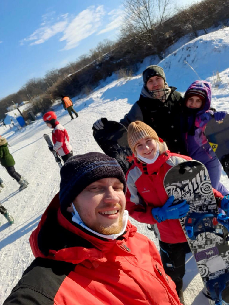 Protectimus team is snowboarding